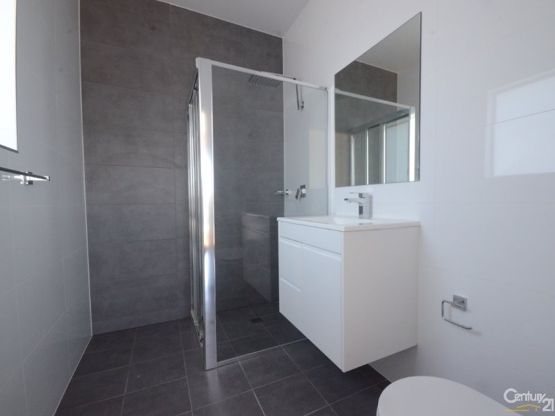 27B Wolseley Street, Fairfield NSW 2165