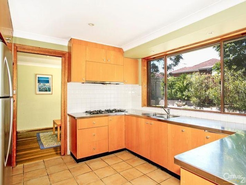 34 Flinders Road, Earlwood NSW 2206