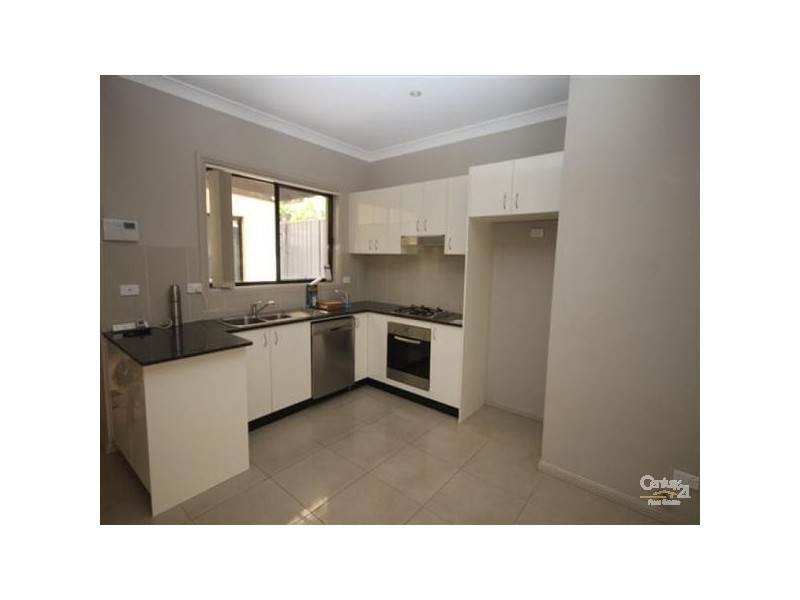 18/2-28 John Marie Place, Roselands NSW 2196
