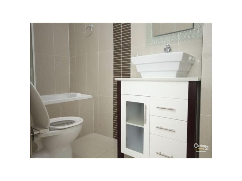 18/2-28 John Marie Place, Roselands NSW 2196