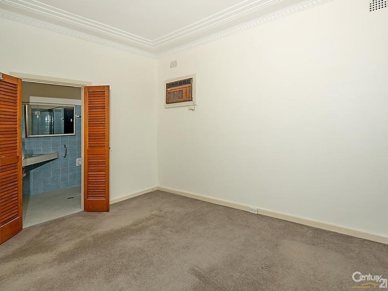 7 Kingsgrove Avenue, Kingsgrove NSW 2208