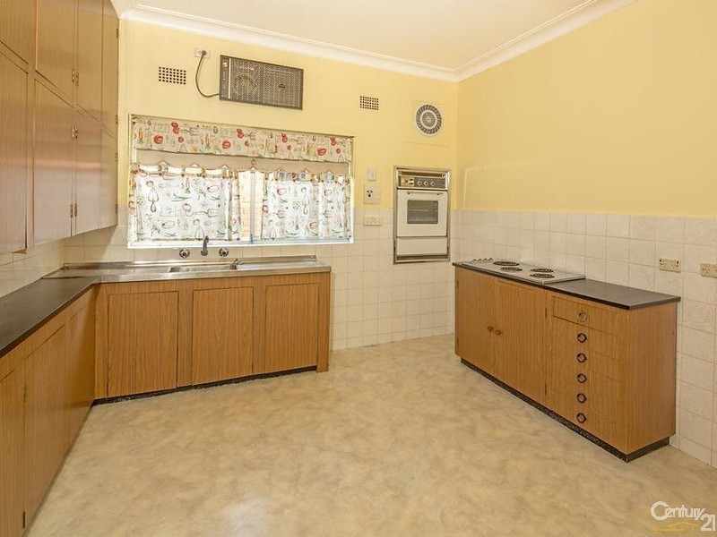 7 Kingsgrove Avenue, Kingsgrove NSW 2208