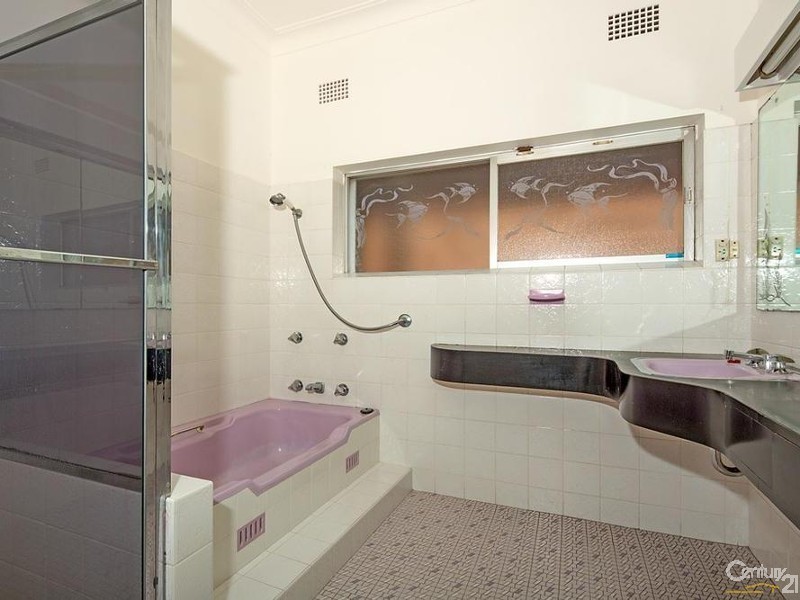 7 Kingsgrove Avenue, Kingsgrove NSW 2208