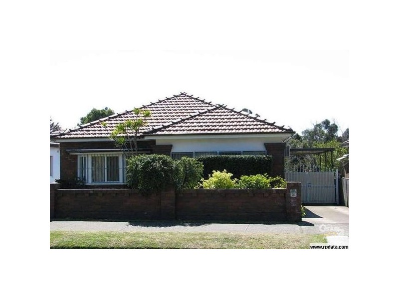 6 Kingsgrove Avenue, Kingsgrove NSW 2208