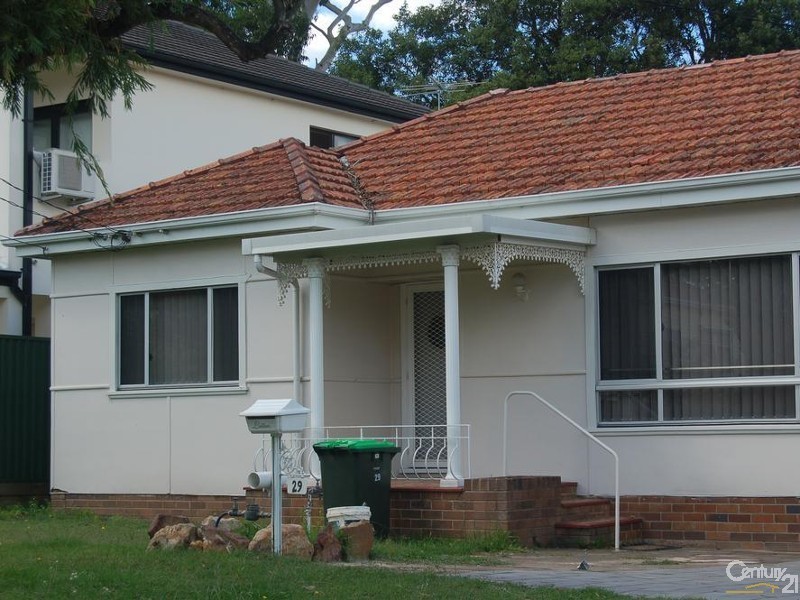 29 Fullerton Crescent, Riverwood NSW 2210