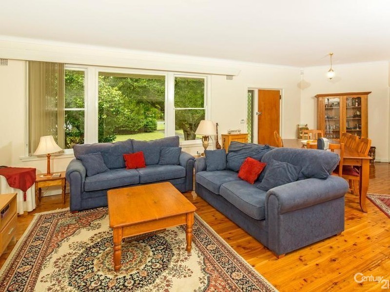 8 Karoom Avenue, St Ives NSW 2075