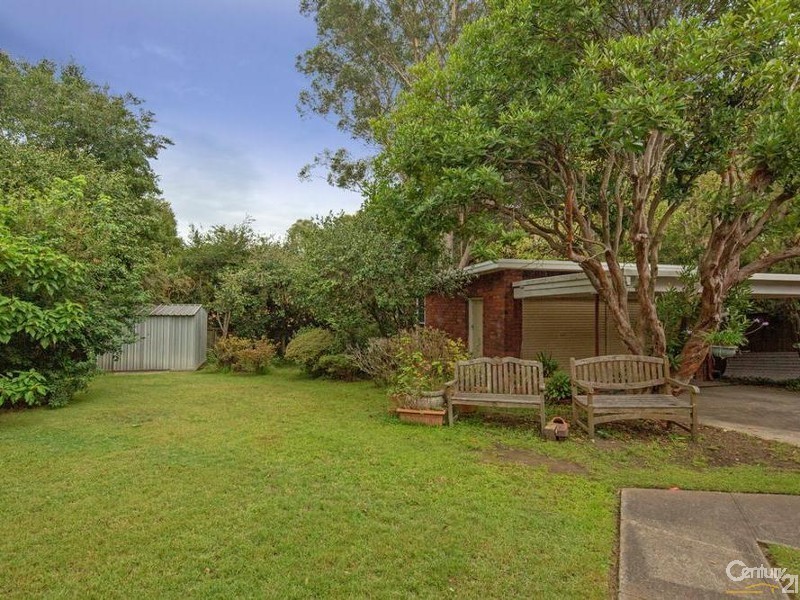 8 Karoom Avenue, St Ives NSW 2075