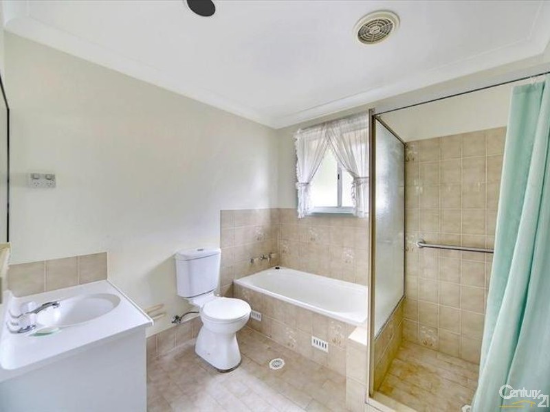 3/168-170 Cumberland Road, Ingleburn NSW 2565