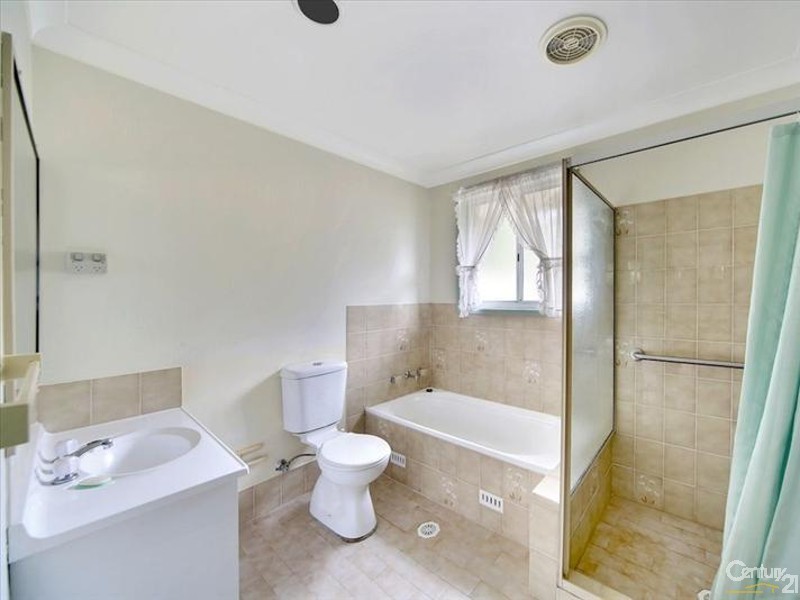 3/168-170 Cumberland Road, Ingleburn NSW 2565