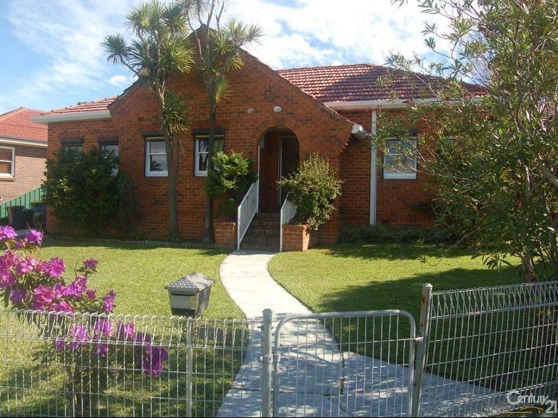 5 Flatrock Road, Kingsgrove NSW 2208