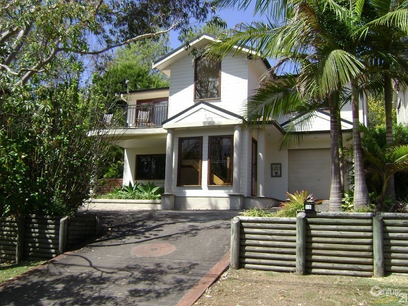 15 NOORONG AVENUE, Forresters Beach NSW 2260