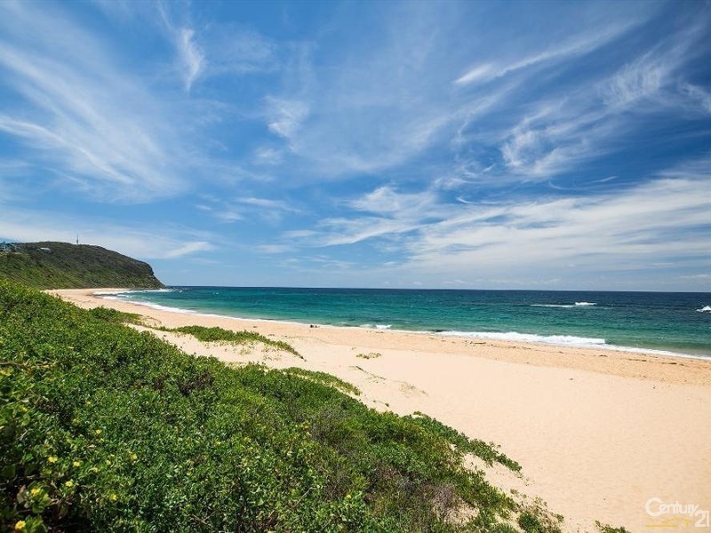 15 NOORONG AVENUE, Forresters Beach NSW 2260