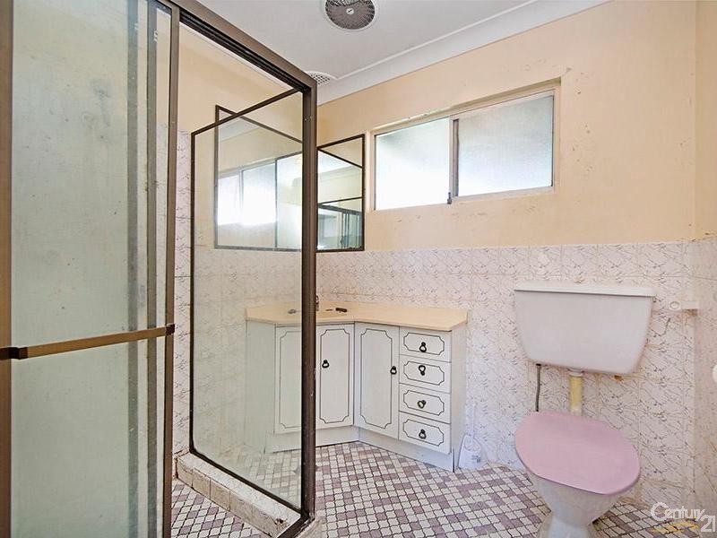 100 Kathleen White Crescent, Killarney Vale NSW 2261