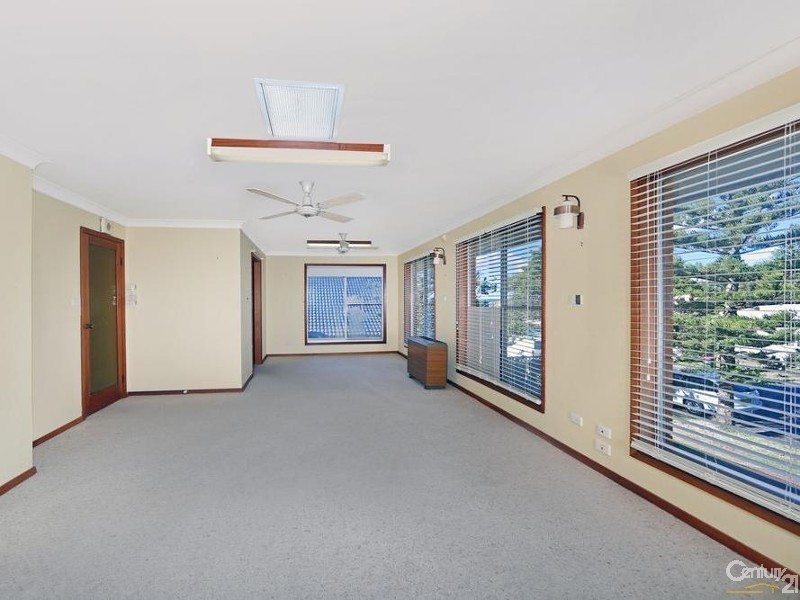 1/6a Charlton Ave, Toowoon Bay NSW 2261