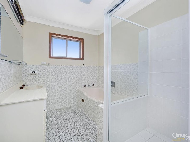 1/6a Charlton Ave, Toowoon Bay NSW 2261