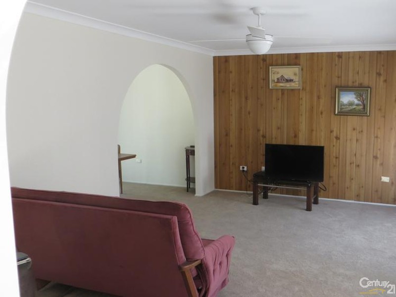 10  John Street, Forresters Beach NSW 2260