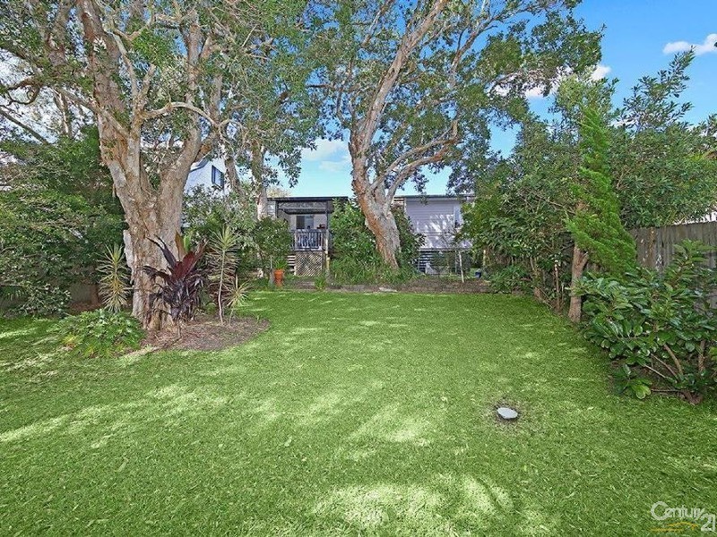 102 Lowanna Avenue, Forresters Beach NSW 2260