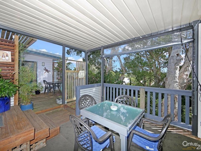 102 Lowanna Avenue, Forresters Beach NSW 2260
