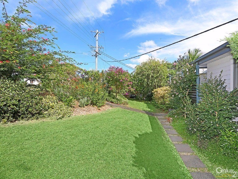 102 Lowanna Avenue, Forresters Beach NSW 2260