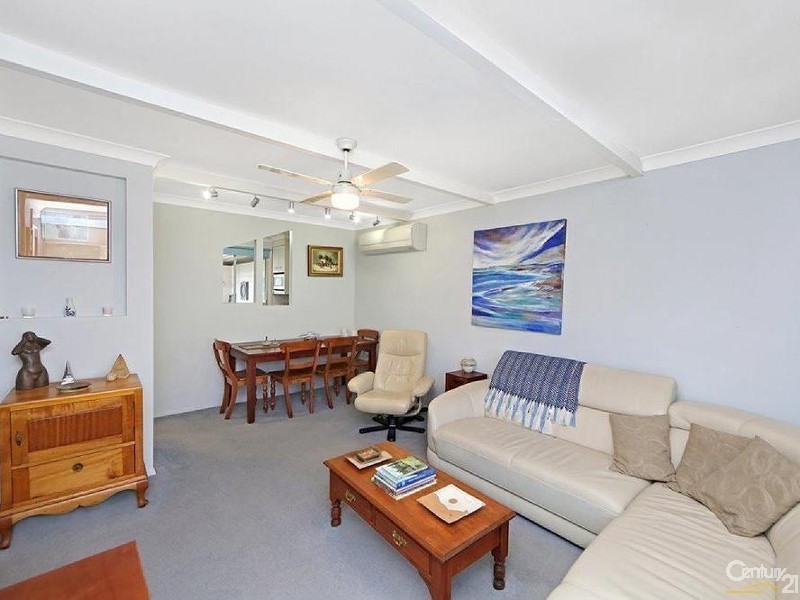 102 Lowanna Avenue, Forresters Beach NSW 2260