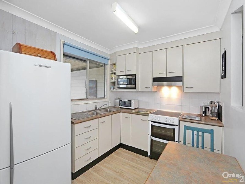 102 Lowanna Avenue, Forresters Beach NSW 2260