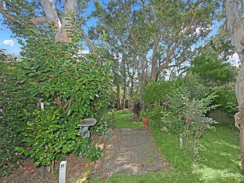 102 Lowanna Avenue, Forresters Beach NSW 2260