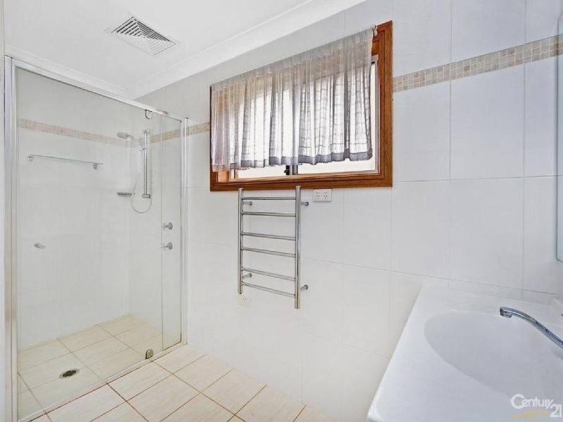 17 Noorong Avenue, Forresters Beach NSW 2260