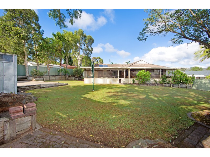 4 Carnation Close, Bateau Bay NSW 2261