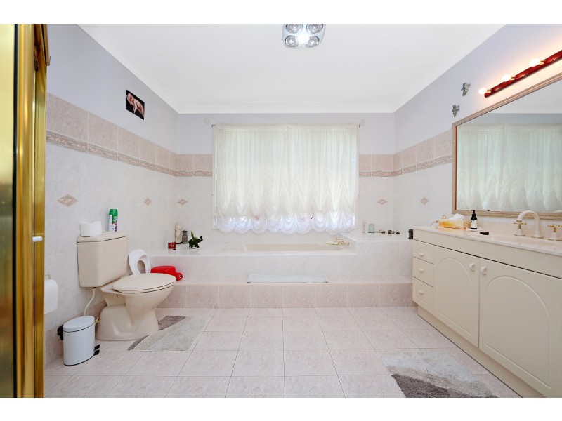 4 Bangalow Close, Tumbi Umbi NSW 2261