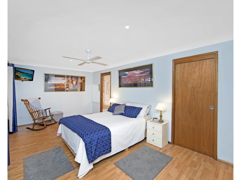 2  Montah Avenue, Berkeley Vale NSW 2261