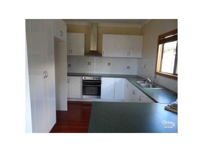 60 Thirteenth Street, Warragamba NSW 2752