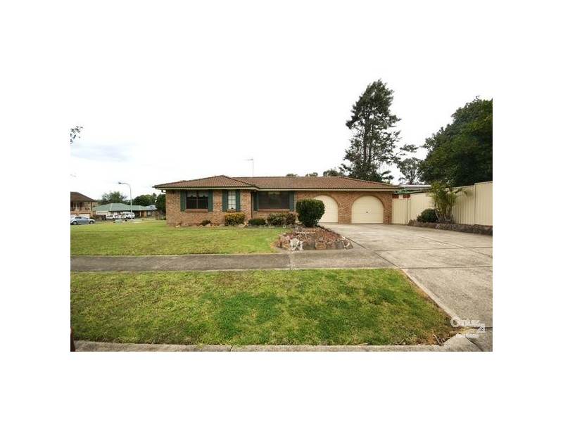 18 Blaxland Avenue, Luddenham NSW 2745