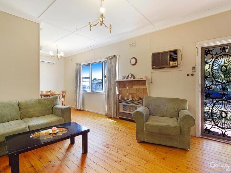 25 Third Street, Warragamba NSW 2752