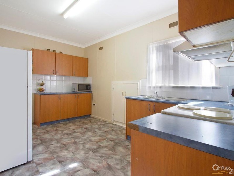 25 Third Street, Warragamba NSW 2752