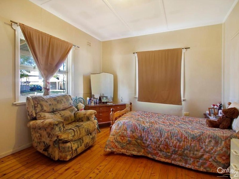 25 Third Street, Warragamba NSW 2752