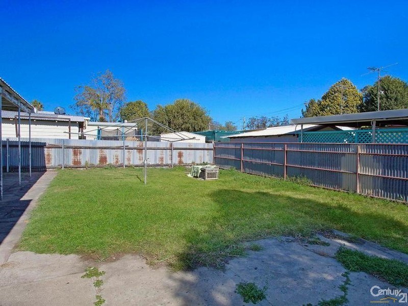 25 Third Street, Warragamba NSW 2752