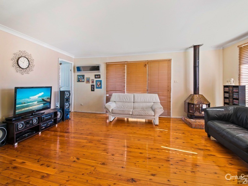 2 Silverdale Road, Wallacia NSW 2745