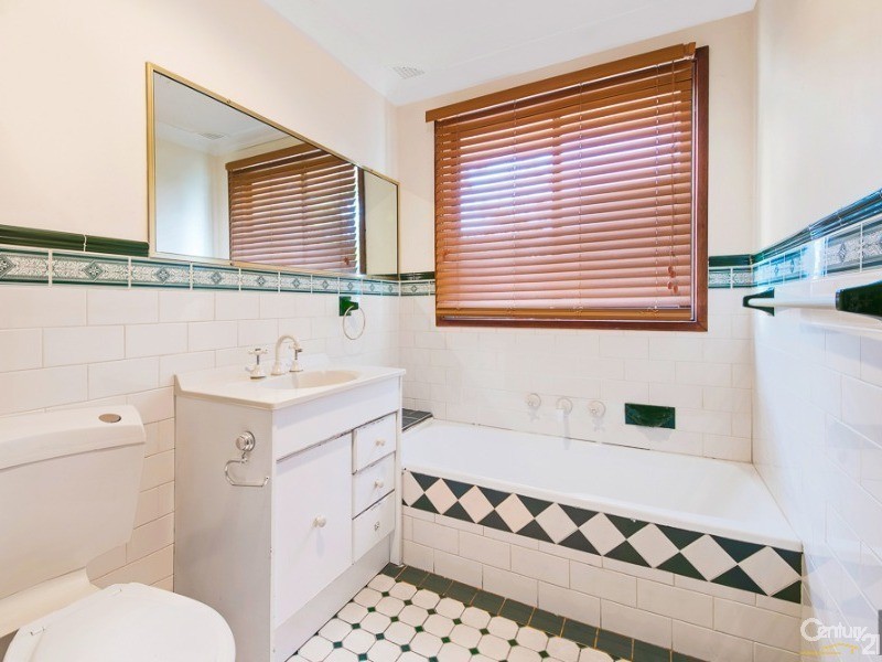 2 Silverdale Road, Wallacia NSW 2745