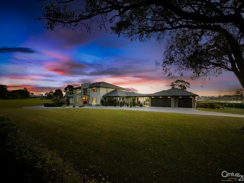 19 Woodhall Place, Luddenham NSW 2745