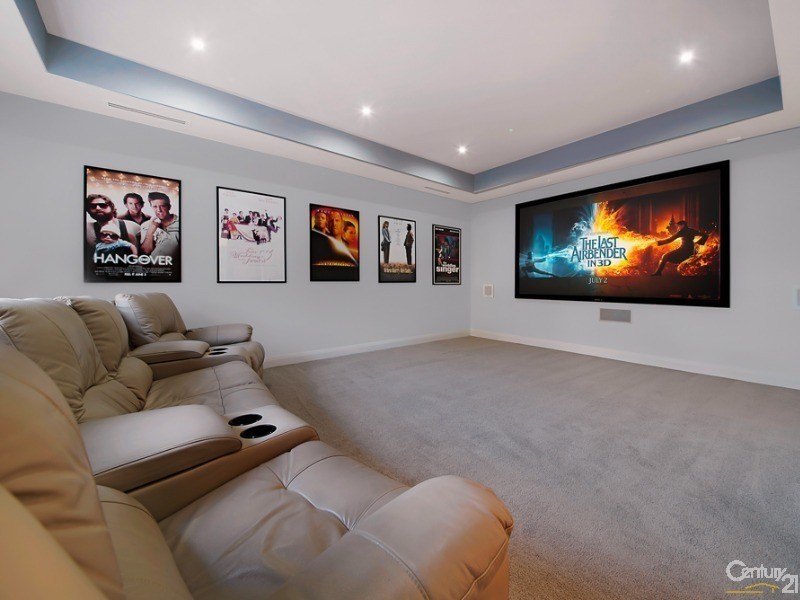 19 Woodhall Place, Luddenham NSW 2745