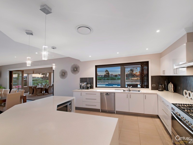 19 Woodhall Place, Luddenham NSW 2745