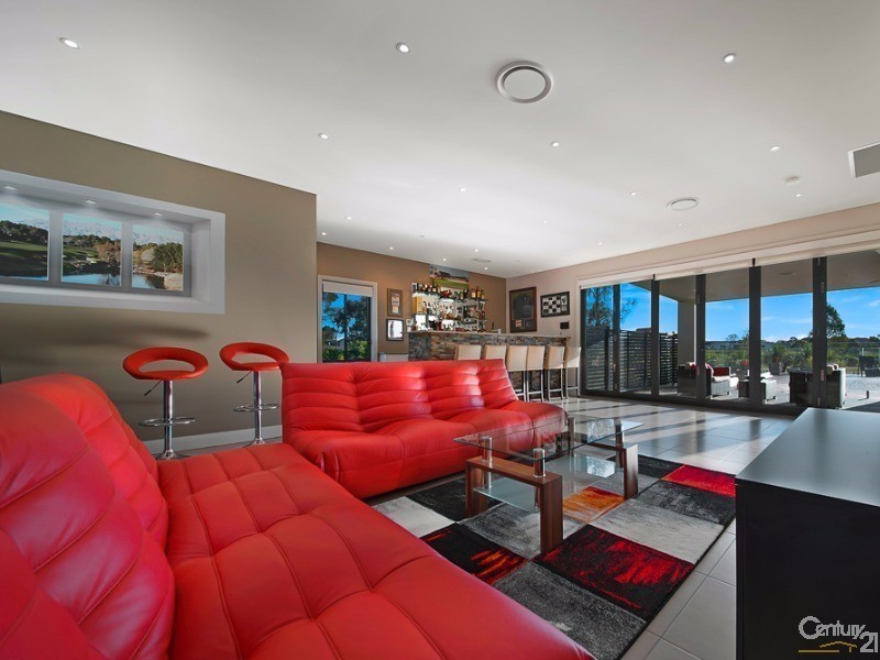 19 Woodhall Place, Luddenham NSW 2745