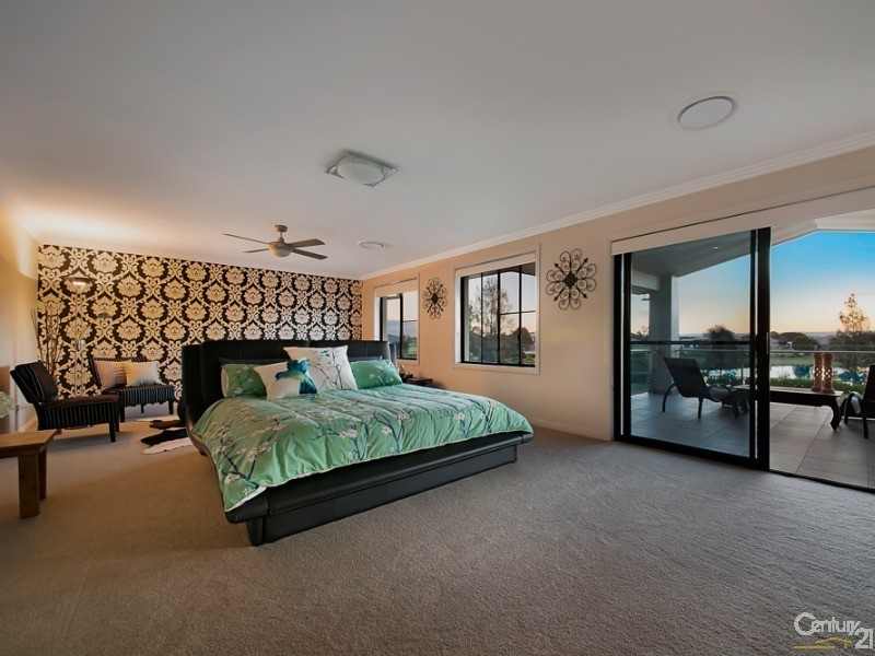 19 Woodhall Place, Luddenham NSW 2745