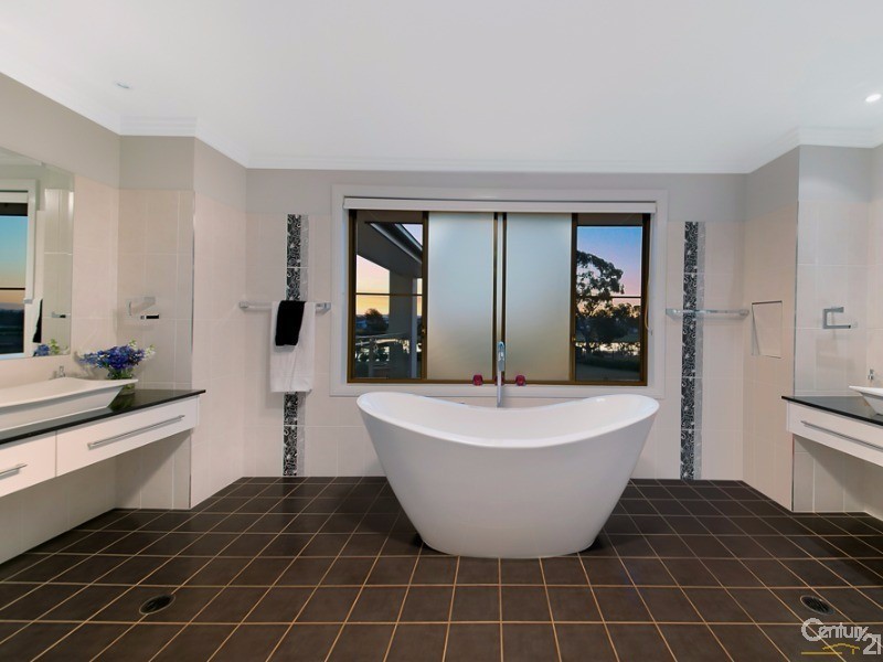 19 Woodhall Place, Luddenham NSW 2745