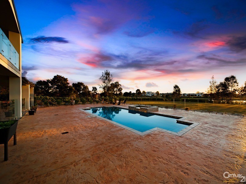 19 Woodhall Place, Luddenham NSW 2745