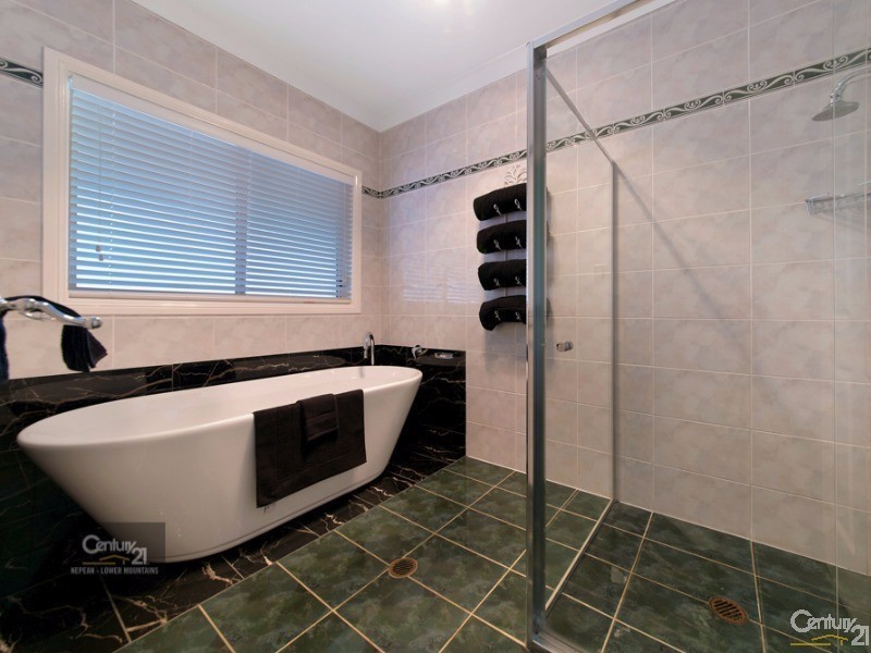 2 Davenport Drive, Wallacia NSW 2745