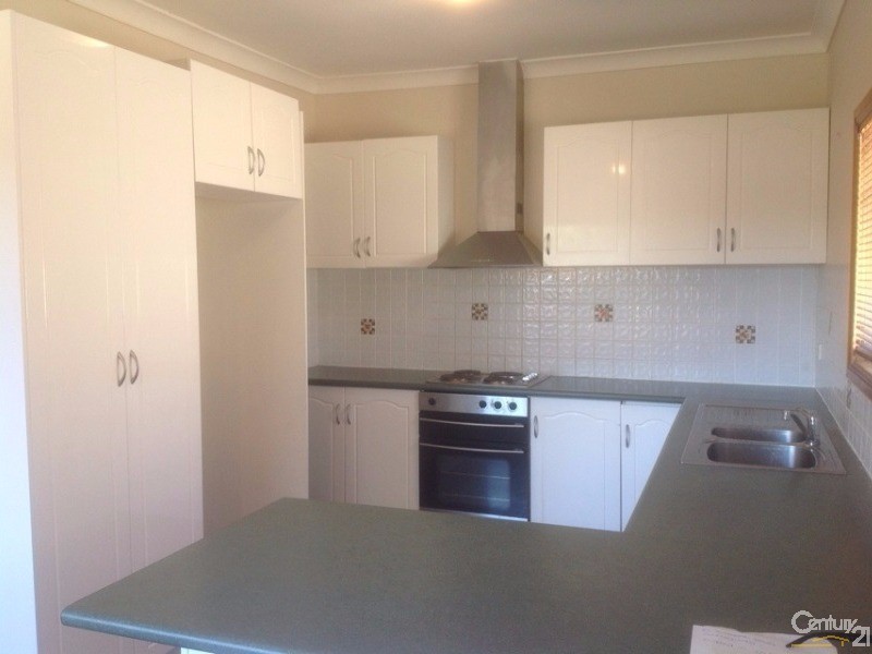 60 Thirteenth Street, Warragamba NSW 2752