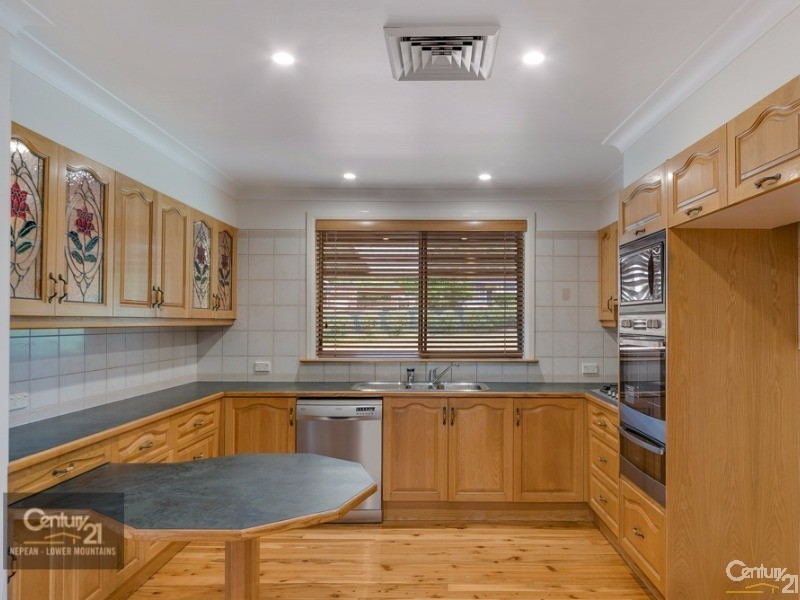 74 Russell Avenue, Valley Heights NSW 2777