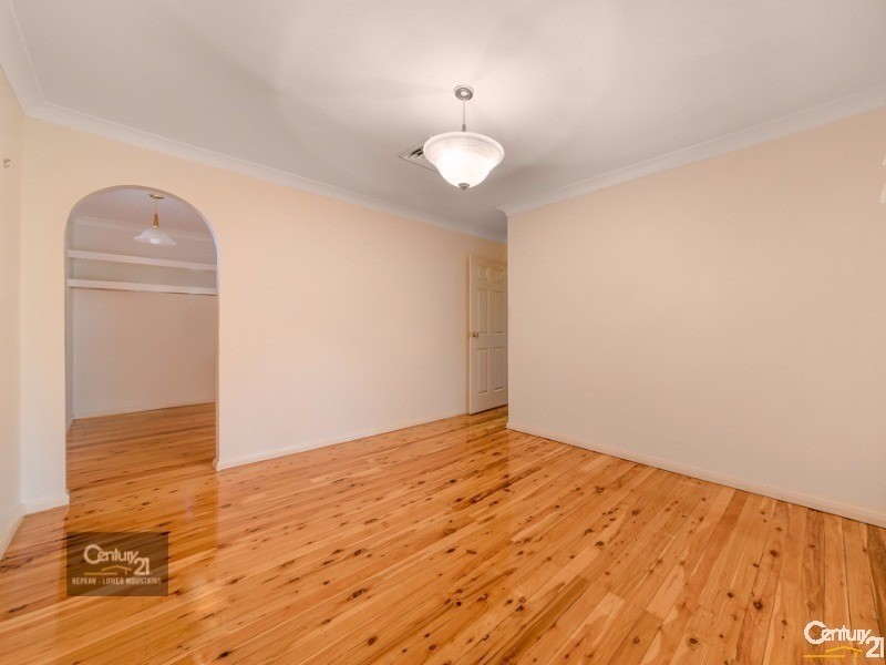 74 Russell Avenue, Valley Heights NSW 2777