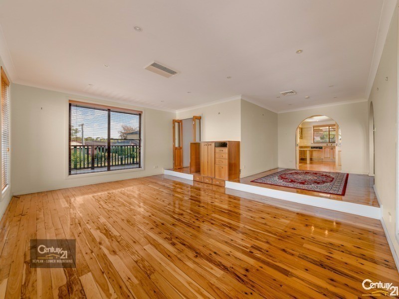 74 Russell Avenue, Valley Heights NSW 2777